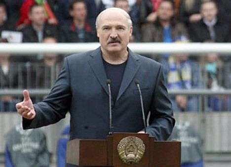 Лукашенко на фоне ситуации в Украине призвал обновить вооружение Беларуси