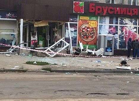 Ночью в Харькове стреляли из гранатомета и взрывали банкомат (ФОТО)