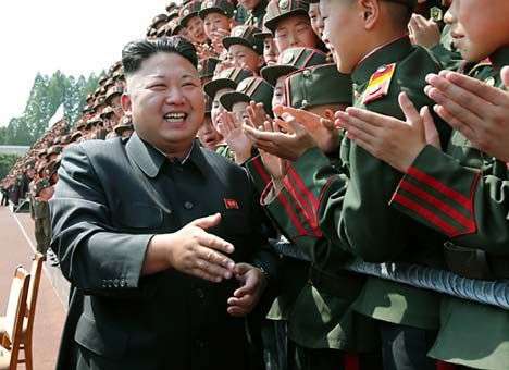 Лидера КНДР уличили в пристрастии к выпивке и перееданию