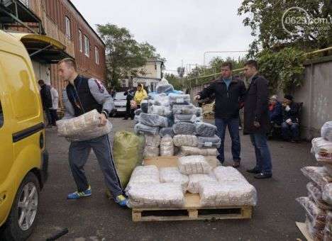 Переселенцам в Мариуполь привезли 2 тонны гуманитарной помощи