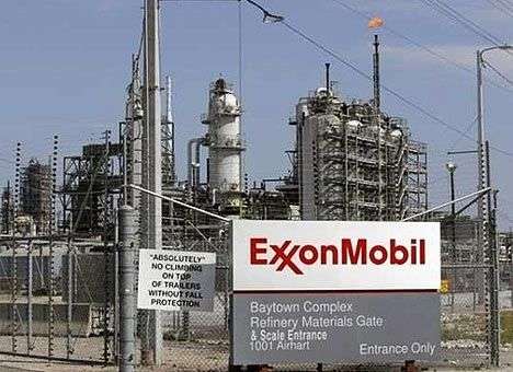 Нефтяной гигант США заморозил 9 из 10 проектов в России