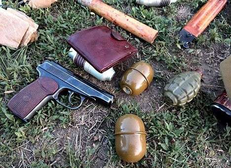 ГАИ и бойцы «Кривбасса» задержали на трассе «Донецк - Запорожье» авто с гранатами