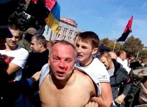 Порошенко поручил МВД и СБУ найти виновных в избиении Шуфрича