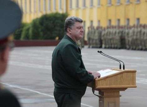 План реформы оборонного сектора скоро передадут в Раду – Порошенко