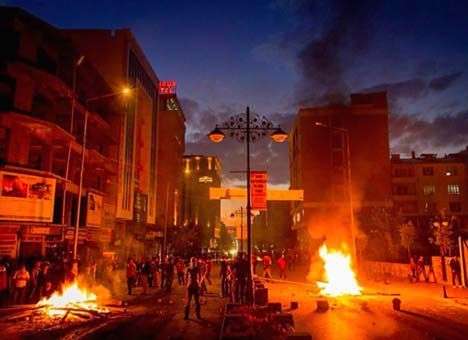 В Турции ввели комендантский час