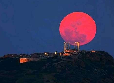 Землян ожидает «кровавое» лунное затмение