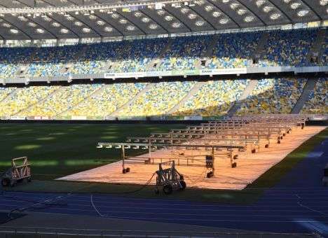 Футбольное поле на «Олимпийском» будет обогревать «искусственное солнце»