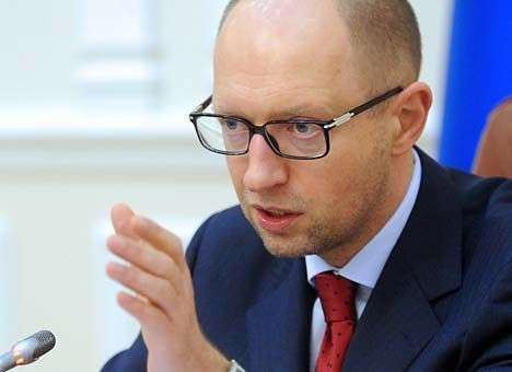 Правительство приступает к выполнению закона об очищении власти – Яценюк