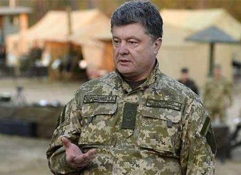 Порошенко проводит проверку боеготовности войск в Донбассе (ФОТО)