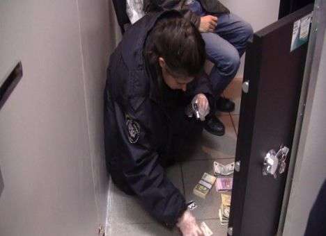 В столице прикрыли нелегальный пункт обмена валюты (ВИДЕО)