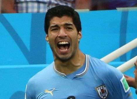 Луис Суарес отметился дублем в матче за сборную Уругвая впервые после дисквалификации