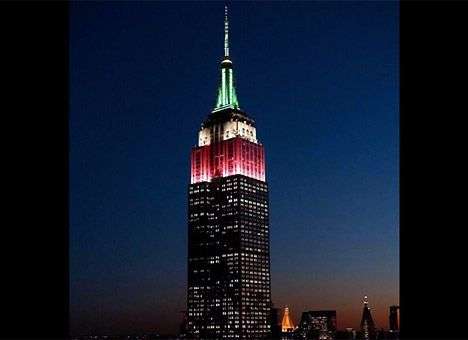 Известный небоскреб Empire State Building окрасили в цвета итальянского флага (ФОТО)