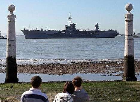 Флагман США зашел в порт Батуми