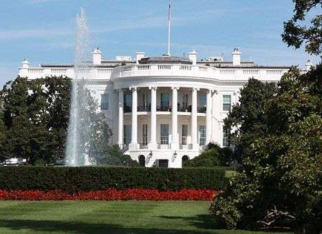 Белый дом может заменить пароли на селфи