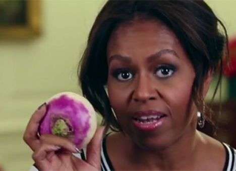 Первая леди США станцевала с репой в руках (ВИДЕО)