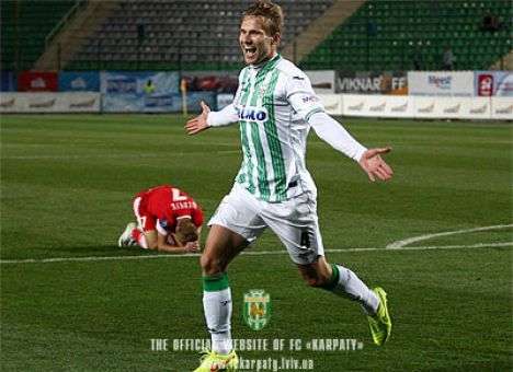 «Карпаты» вырывают победу у «Ильичевца»