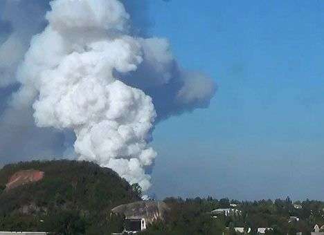 В Донецке опасаются, что подорвали химзавод – СМИ (ВИДЕО)