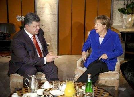 Порошенко обсудил с Меркель Донбасс и газ