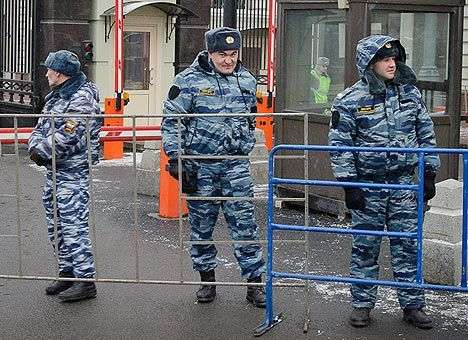 В РФ на участках для голосования на выборах в Раду усилили охрану