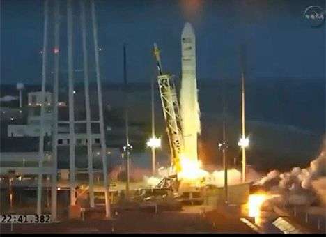 В США при пуске взорвался космический грузовик Cygnus (ВИДЕО)