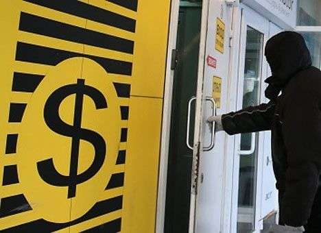 Доллар и евро опять рекордно взлетели в России