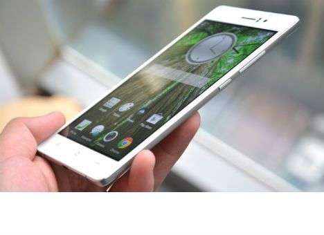 Самый тонки в мире смартфон Oppo R5 выйдет в продажу в конце года (ФОТО)
