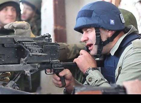 «Агент национальной безопасности» Пореченков пострелял из пулемета в донецком аэропорту (ВИДЕО)