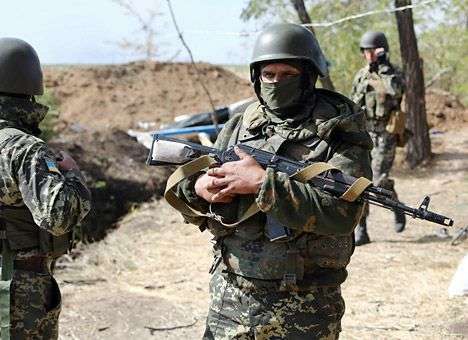 Бойцам в Донбассе начали выдавать удостоверения участников АТО