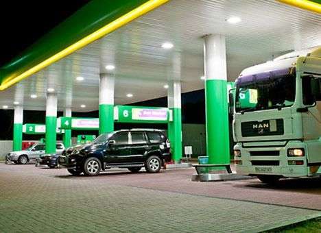 Цена на бензин продолжает снижаться