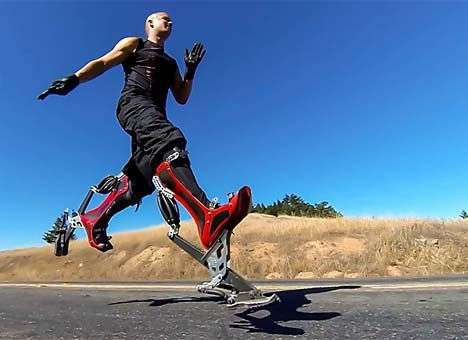 Американский изобретатель создал сверхбыстрые «бионические ботинки» (ВИДЕО)