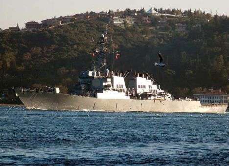 Ракетный эсминец США вошел в акваторию Черного моря