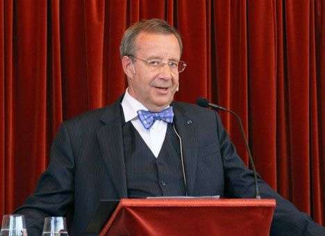 Президент Эстонии поддержал гей-чиновника Латвии