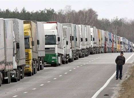 Украинским предприятиям разрешили везти свою продукцию в Крым