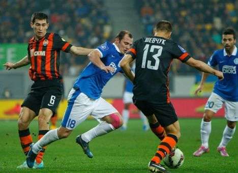 В центральном матче тура «Шахтер» и «Днепр» не выявили победителя