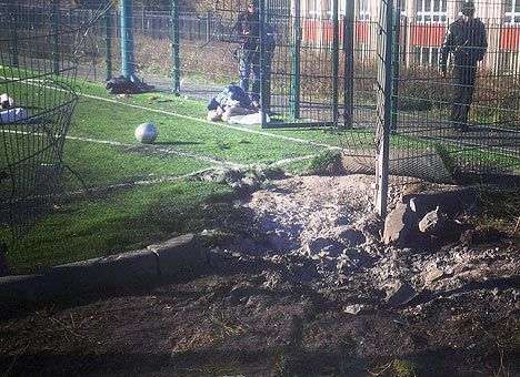 На месте обстрела донецкой школы много воронок от снарядов – ОБСЕ