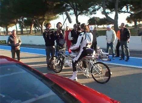 Французский экстремал создал велосипед, обогнавший Ferrari (ВИДЕО)