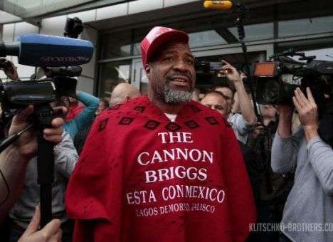 Скандалист Бриггс пытался сорвать тренировку Кличко (ВИДЕО)