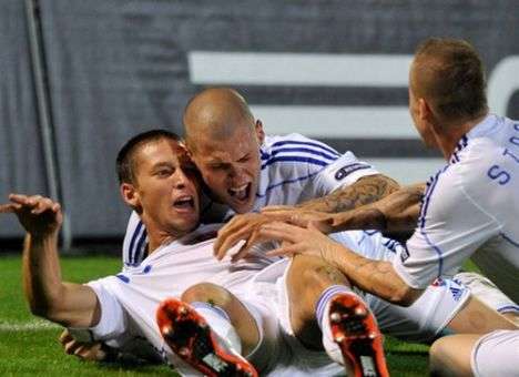 Словакия и Испания одерживают дежурные победы