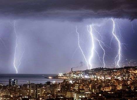Ученые прогнозируют рост опасности молний
