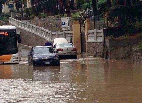 Из-за ливней угроза наводнений объявлена в Швейцарии и Италии