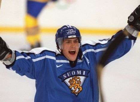 Легендарный финский хоккеист объявил о завершении игровой карьеры (ВИДЕО)