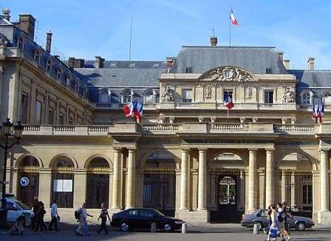 Франция приняла закон об импичменте