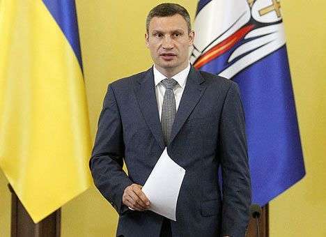 Говоря о бюджете столицы, Кличко вспомнил о мерзнущих ногах и одеяле (ВИДЕО)