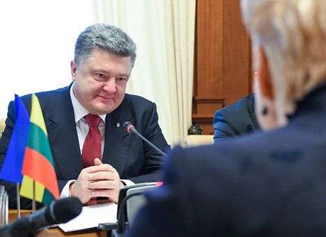 Украина на референдуме решит, вступать или не ступать в НАТО - Порошенко