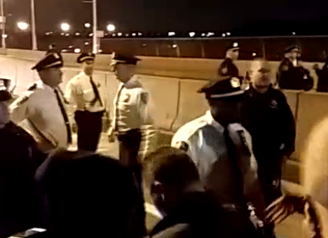 Протесты захлестнули крупные города США: горят десятки зданий (ФОТО)