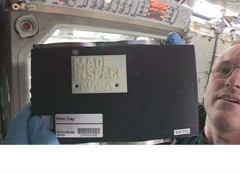 3D-принтер на МКС напечатал первый предмет