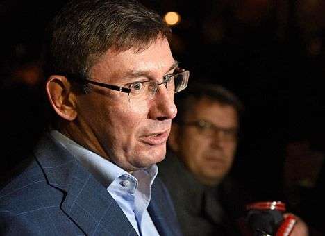 Старый Кабмин проживет до вторника - Луценко
