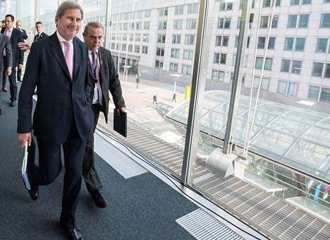 Украина в ближайшее время получит полмиллиарда евро от ЕС - еврокомиссар Хан