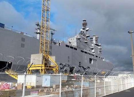 С «Мистралей» украли новейшее оборудование - СМИ