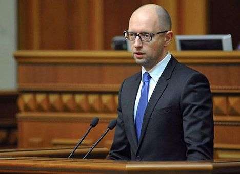 Яценюк заявил, что уже изучает предложения по членам Кабмина